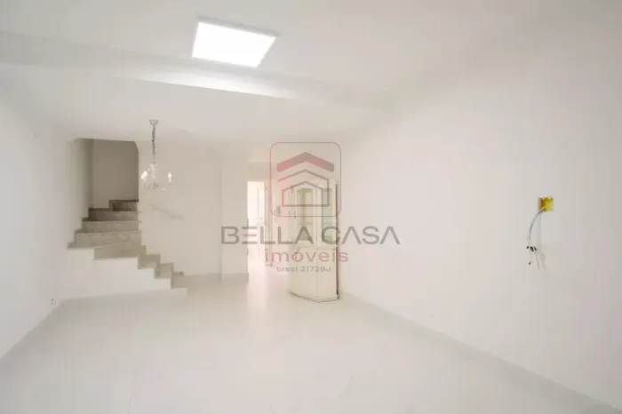 Sobrado à venda no Tatuapé - 275m2 - 2 dormitórios -3 banheiros - 1 vaga de garagem