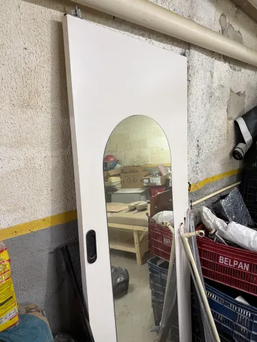 Vendo portas de alumínio e madeira