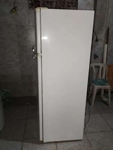 Geladeira Brastemp 220 volts.