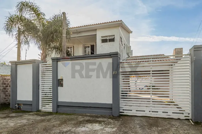 Casa no Umuharama em Pelotas: Conforto, espaço e tranquilidade"