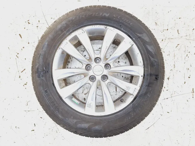 Roda C/pneu Aro 18 235/60 Kia Sorento 3.5 2011 / 2012 Prata E Preto