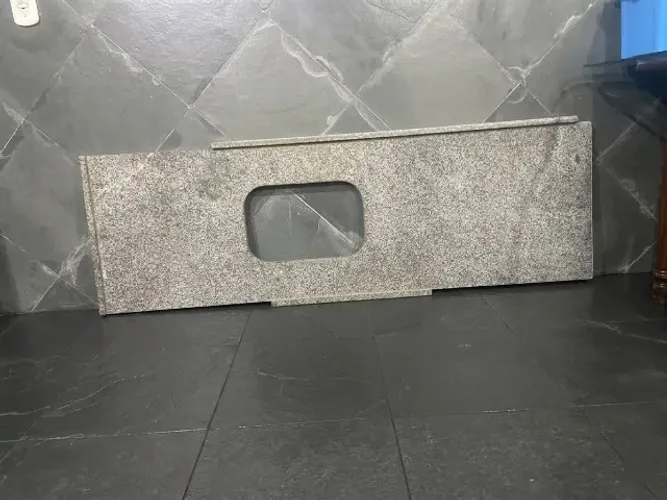 Pia de Granito 1,80x56cm de largura