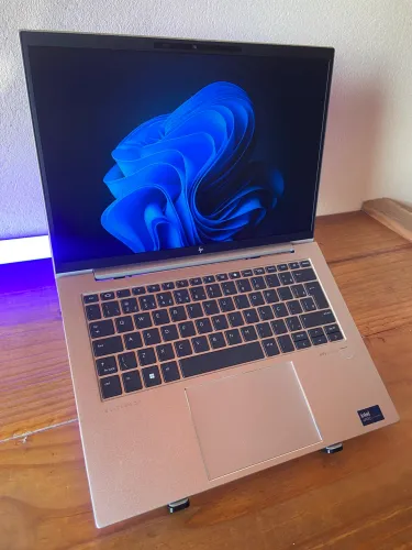 Notebook HP Ultra 5 / NPU AI Boost / Intel Graphics / 32GB RAM / 512GB SSD / Tela 14?WUXGA