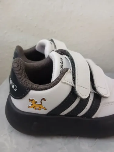 Tênis infantil adidas
