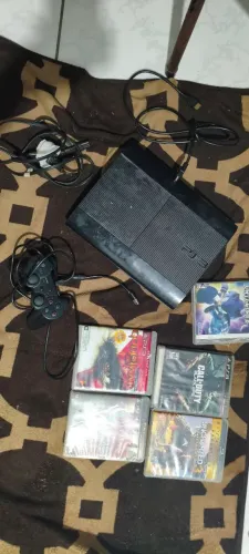 VENDO PS3 USADO BOM vai Com 5 Jogos originais mais 12 jogos mídia digital 1 controle