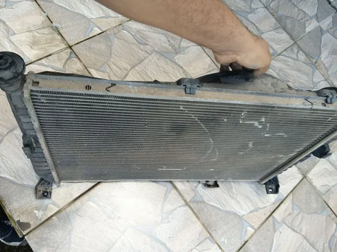 Radiador do escort zetec 1.8 16v