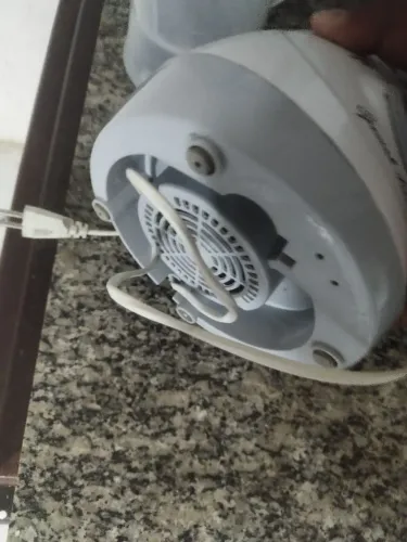 Bom dia estou vendendo esse liquidificador está todo bom não tem defeito nenhum.