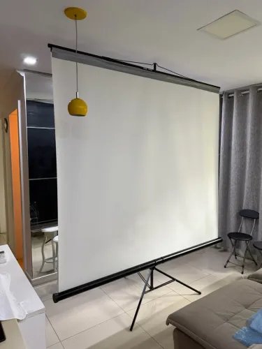 Telão retrátil 