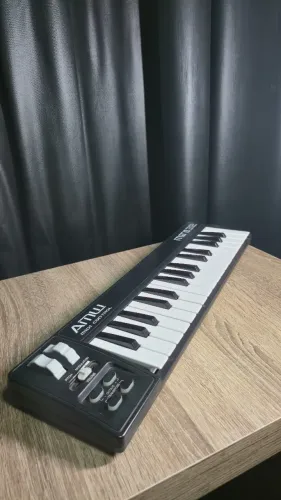 Amw Mini 32 Black Teclado Controlador Midi Usb Pro 32 (Usado)