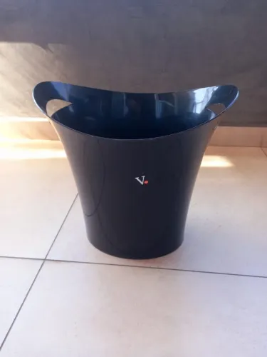Cesto lixeira balde moderno preto 8,5 litros, com alças