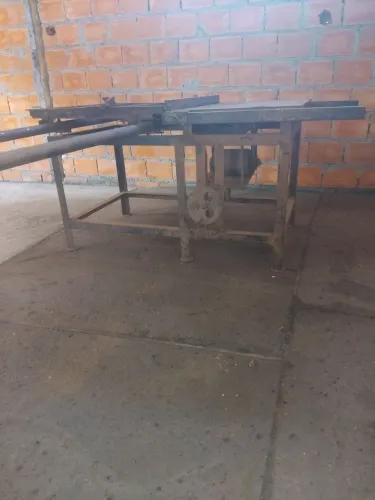 Serra esquadrejadeira 