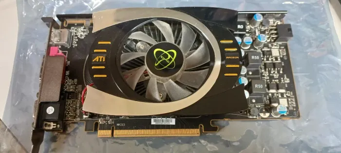 Placa de Vídeo ATI Radeon HD 4850 1GB DDR3 (ou Radeon HD 485x)