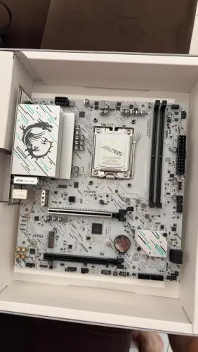 Placa Mae Msi B840m Gaming Wifi6e Amd Ddr5 Micro Atx (Am5)