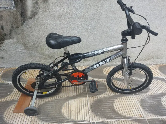 Bicicleta Infantil DNZ aro 16 Cross com rodinhas