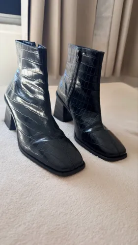 Bota satinato