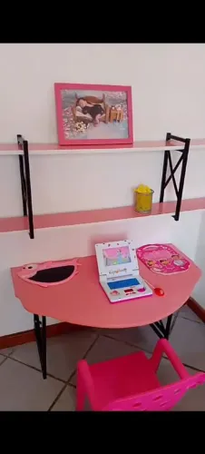 Escrivaninha infantil 