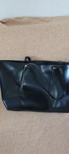 Bolsa nova grande preta marca Primark Portugal.