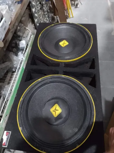 Caixa de Som: 2 falante 15p pulse 1500 RMS cada