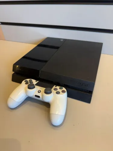 CONSOLE SONY PS4 FAT COM JOGO!!!!