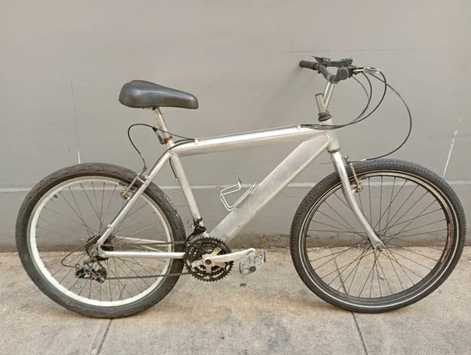 Bicicleta alumínio 21 marchas