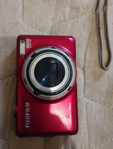 Câmera Fujifilm com detalhes 