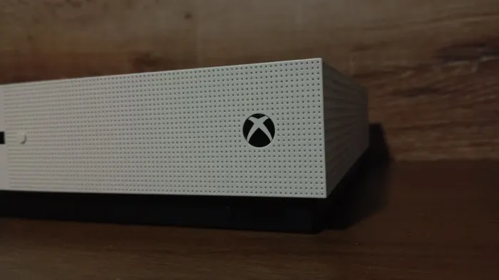Xbox one s 1TB+2 controles+GTA V