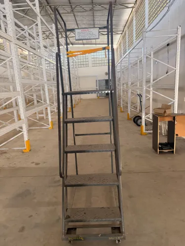 Escada de manutenção 1.5m