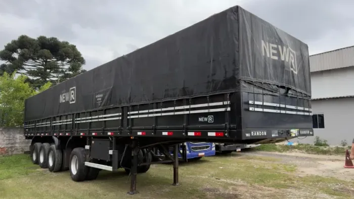 Carreta Graneleiro Randon 4 Eixos, 2023.