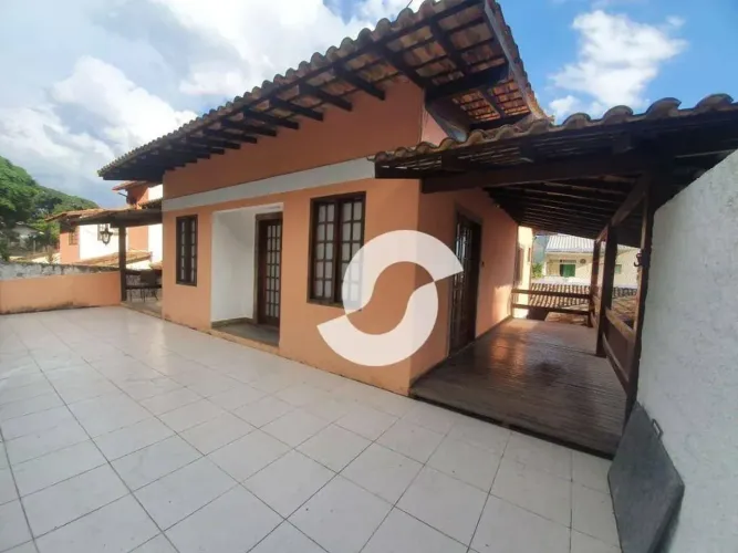 Casa com 3 dormitórios à venda, 260 m² por R$ 800.000,00 - Itaipu - Niterói/RJ