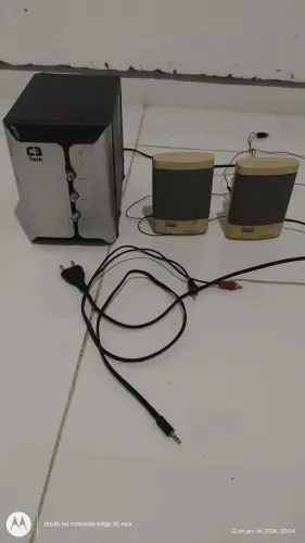Caixa de som amplificada 120v 