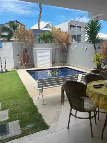 Casa Triplex à Venda - 5 Dormitórios (4 Suítes) - Riviera del Sol - 231 m² com Piscina e Á