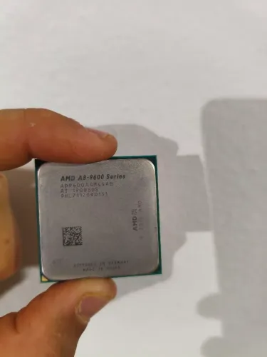 AMD A8-9600series com gráfico integrado 