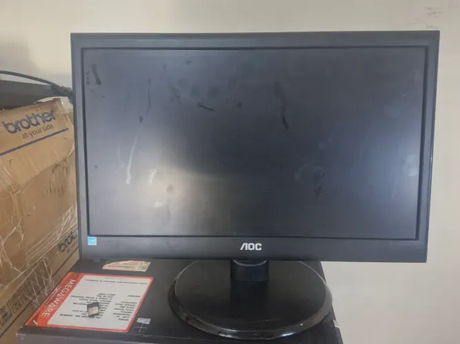Monitor AOC 18