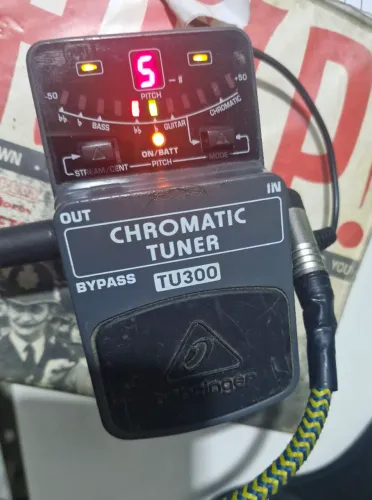 Pedal Afinador Behringer