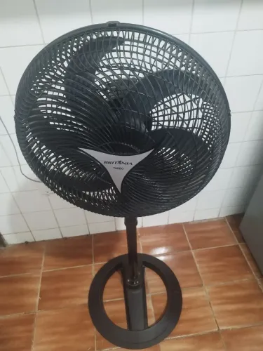 Ventilador de Coluna Britânia Turbo