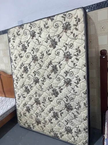 Colchão de casal - florido