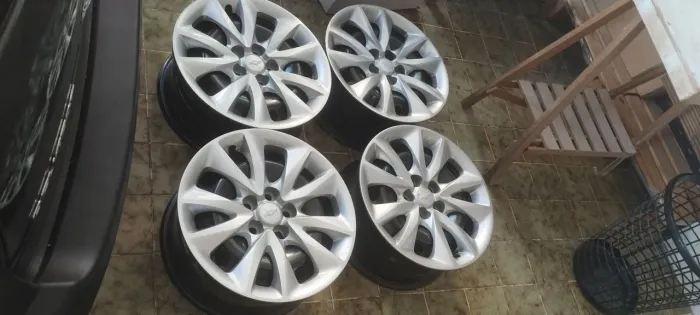 Rodas de ferro e calotas 5 Furos