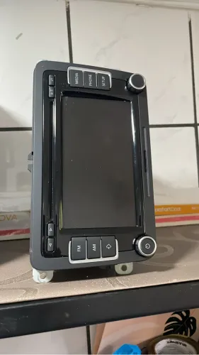 ? Volkswagen Golf 6 ? Rádio original Bosch RCD 310 DAB ? Bosch 7 640 213 360