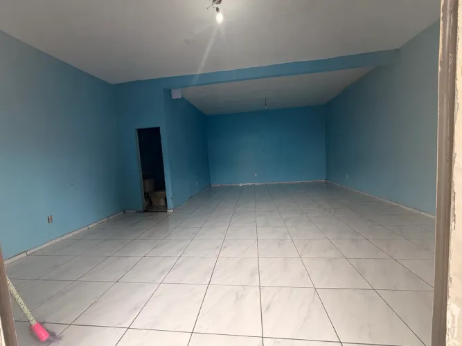 Alugo ponto comercial no parque Vitoria