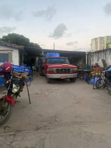 Depósito de água e gás vaga pra bicicleta