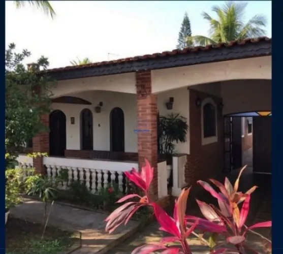 LOCAÇÃO Casa com Edícula Ampla para Locação Caiçara