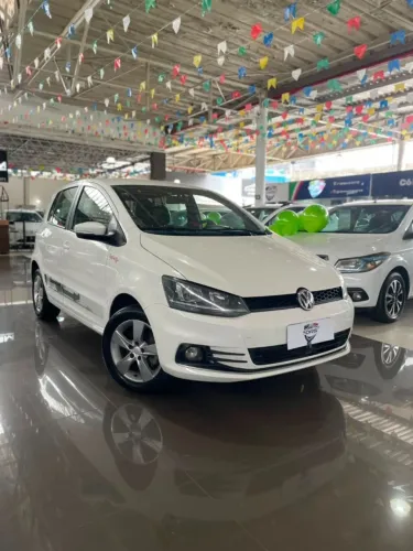 Volkswagen Fox Rock IN RIO 1.6 MI Total Flex 8V 5P 2016