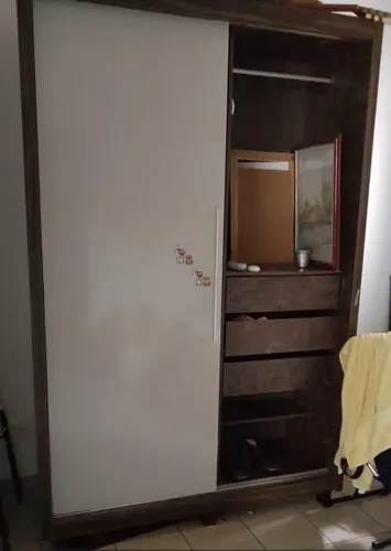 Guarda roupa usado