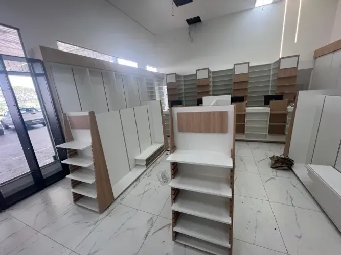 Gôndolas para Farmácia