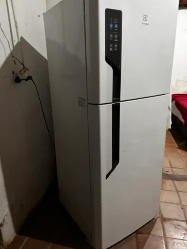 Vende-se geladeira em ótimo estado