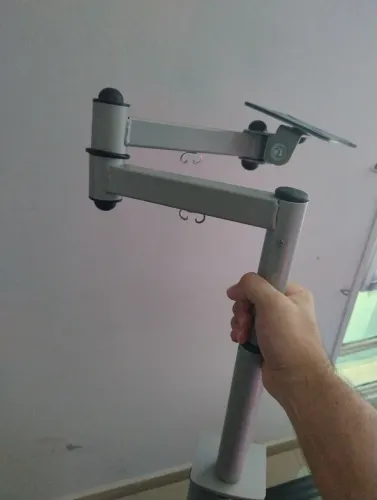 Suporte monitor padrão vesa escritório. Reforçado 60,00 cada