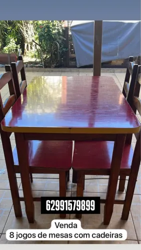 Mesa e cadeira