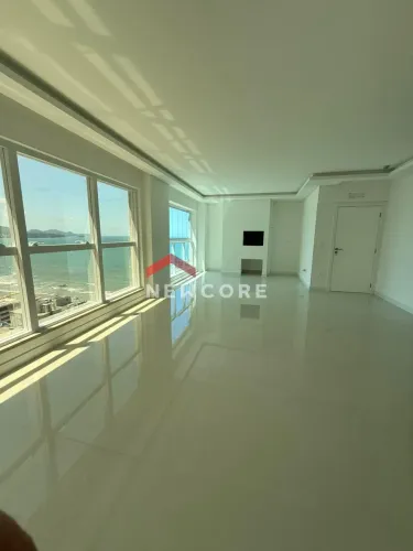 Apartamento em Rua 253 - Meia Praia - Itapema/SC
