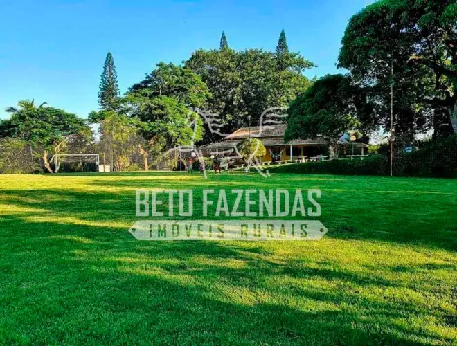 Fazenda/Sítio/Chácara para venda tem 37000 metros quadrados com 10 quartos em Cabiúnas - M