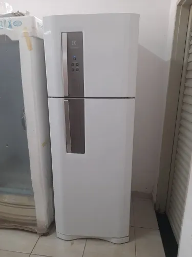 Geladeira Electrolux frost free 